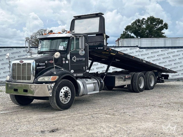2015-peterbilt-348-image-1