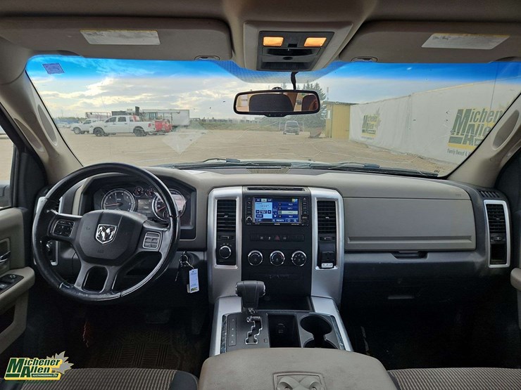 2012-dodge-1500-image-28
