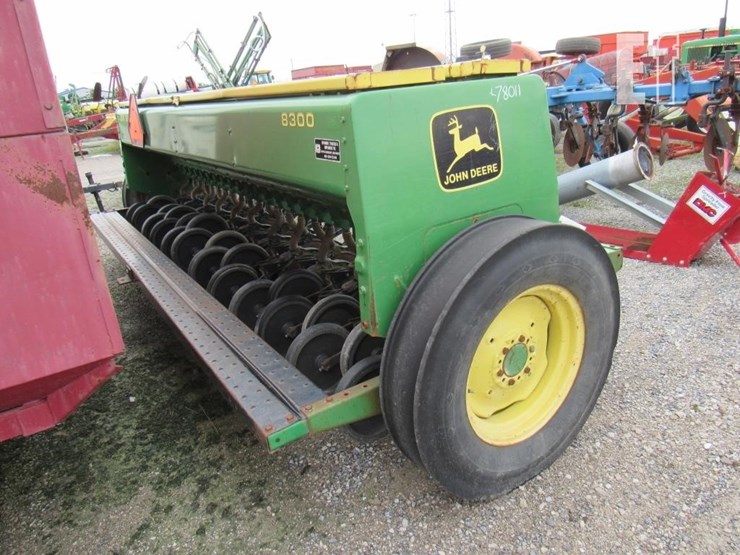 john-deere-8300-image-4
