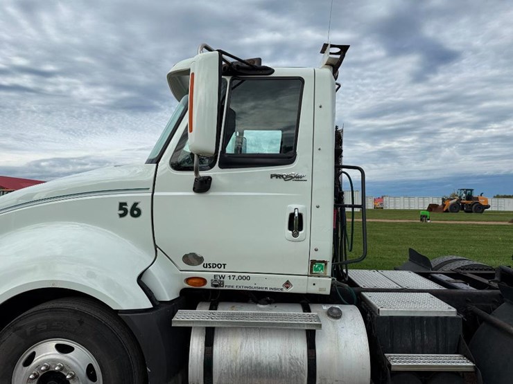 international-prostar-image-24