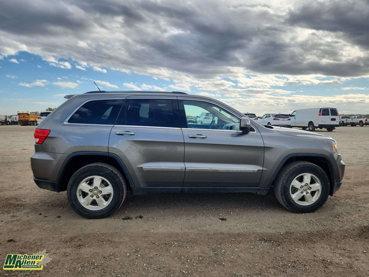 2012-jeep-grand-cherokee-image-29