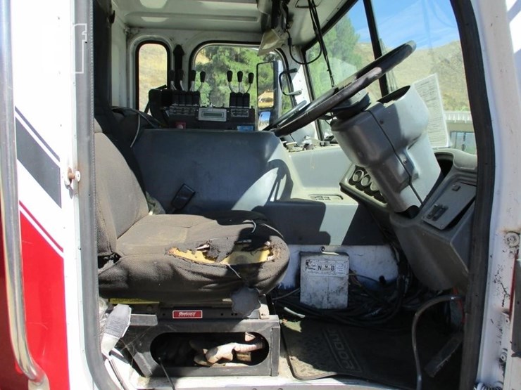 2005-freightliner-condor-image-7
