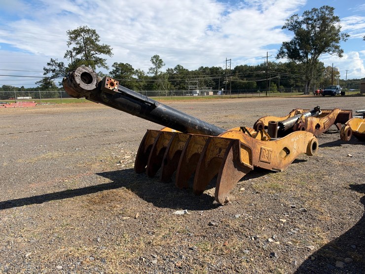 caterpillar-323-image-4