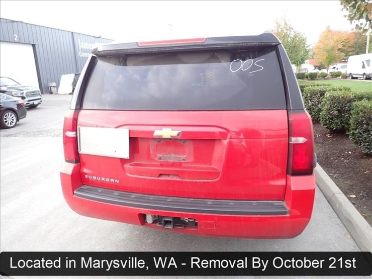 2015-chevrolet-suburban-image-6