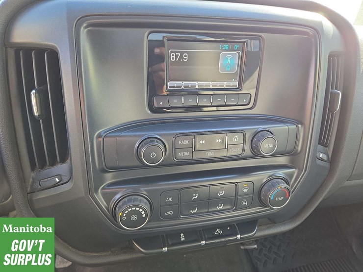 2015-chevrolet-silverado-1500-image-18