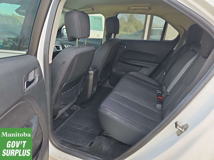 2015-chevrolet-equinox-image-24
