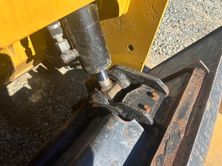 #2879-•-caterpillar-242d-wheeled-skid-steer-image-35