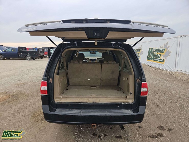 2008-lincoln-navigator-l-image-35