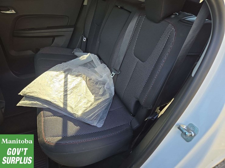 2015-chevrolet-equinox-image-19