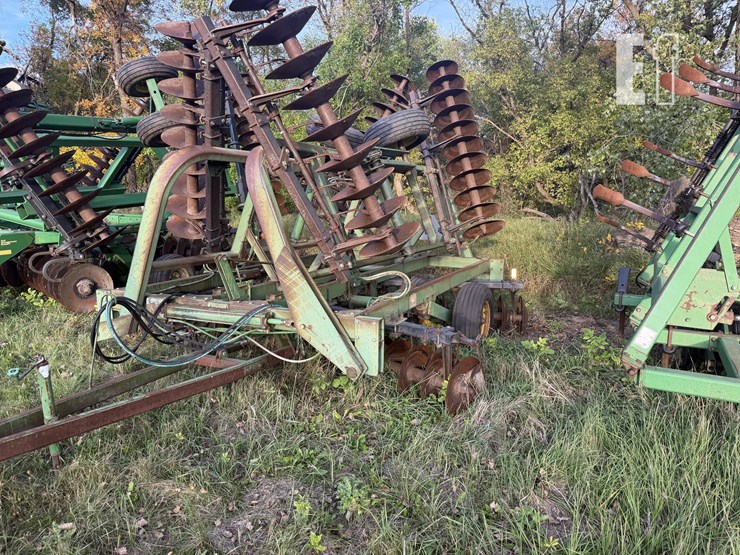 john-deere-230-image-2