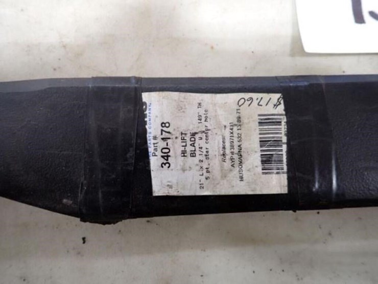 qty-of-2-21"-lawn-mower-blades-image-2