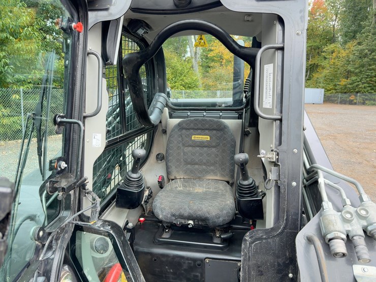 2023-new-holland-c332-image-19