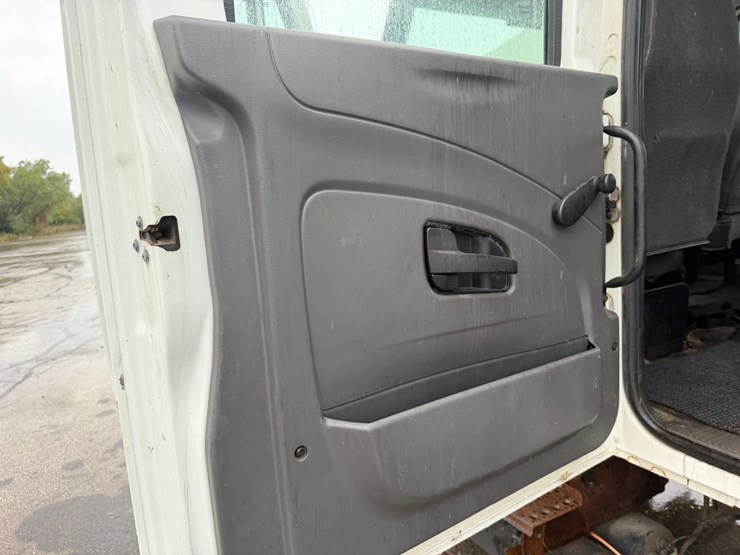 #1665-•-2008-international-navistar-box-truck-image-50