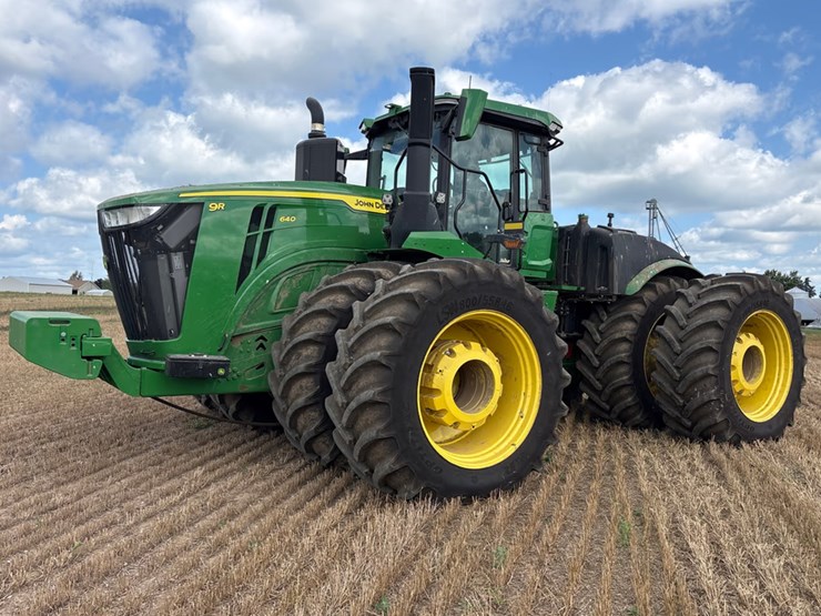 2022-john-deere-9r-640-image-1