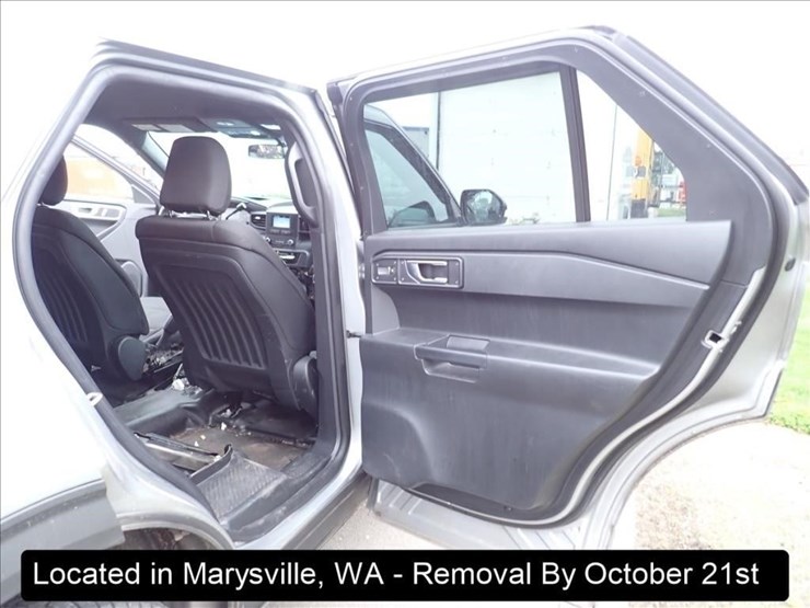 2020-ford-explorer-image-22