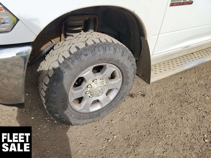 2016-ram-2500-slt-image-18