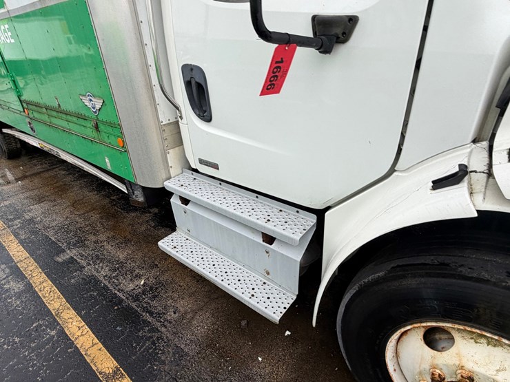 #1666-•-2012-freightliner-moving-box-truck-image-21