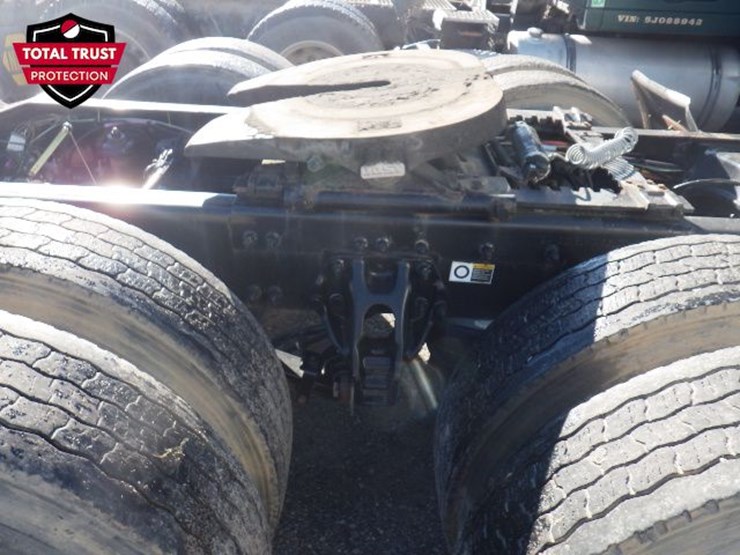 2019-peterbilt-579-image-7