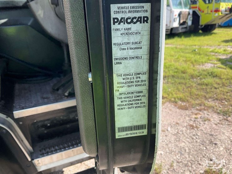 2019-peterbilt-520-image-5