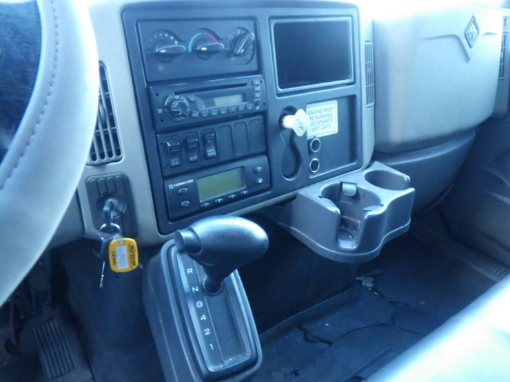 2012-international-durastar-4300-image-11