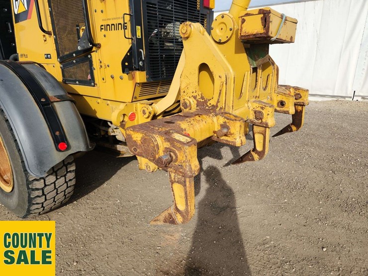 2015-caterpillar-140m-image-39