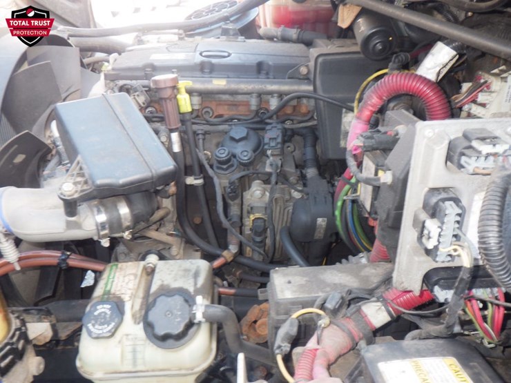 2020-freightliner-m2-106-image-13