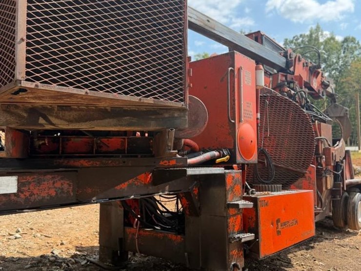 #121-•-morbark-22l-whole-tree-chipper-image-16
