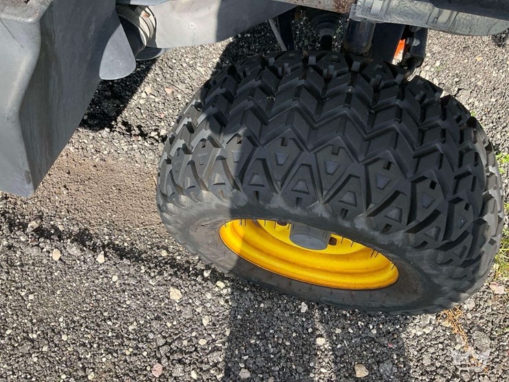 john-deere-gator-image-14