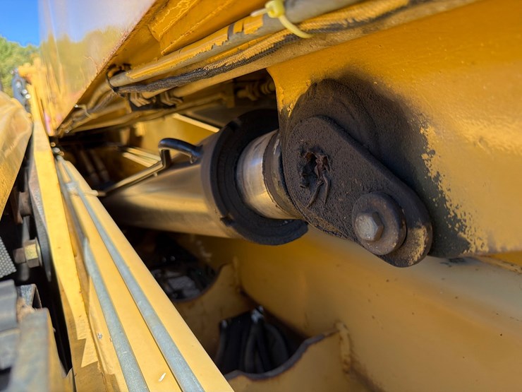 caterpillar-th360b-image-72