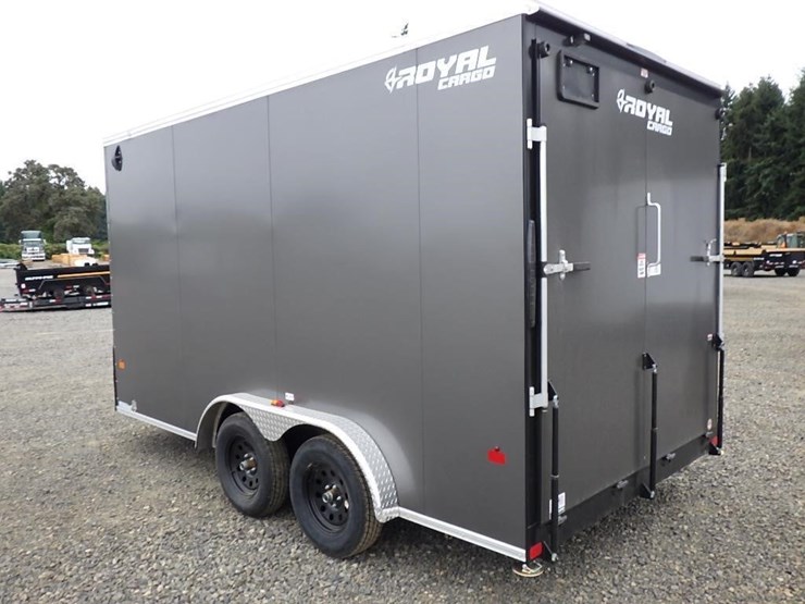 2027-royal-lcht35-7.516v-86-t/a-enclosed-trailer-image-7