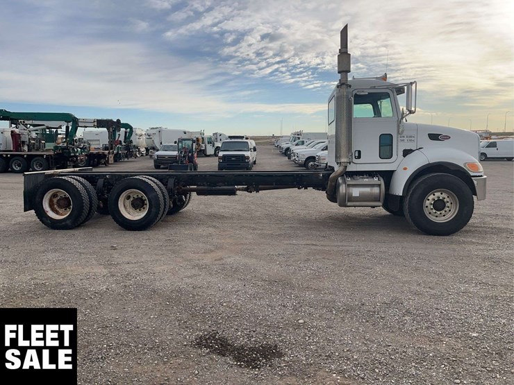 2007-peterbilt-335-image-7