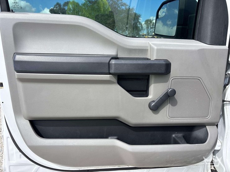 2016-ford-f150-image-12