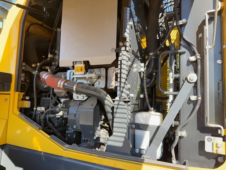 2022-komatsu-wa200-8-image-22