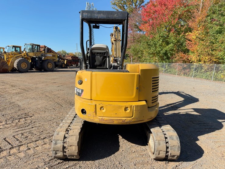 2014-caterpillar-305-image-4