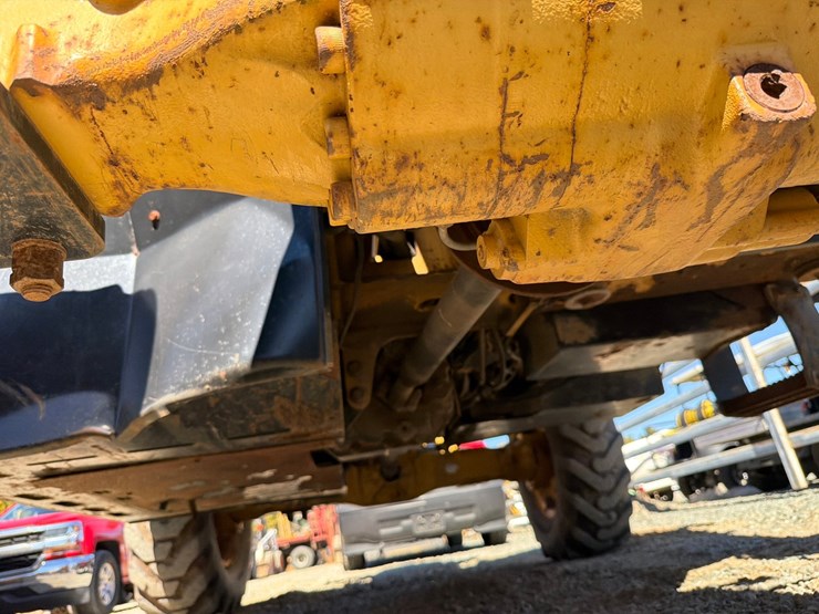 caterpillar-th360b-image-60