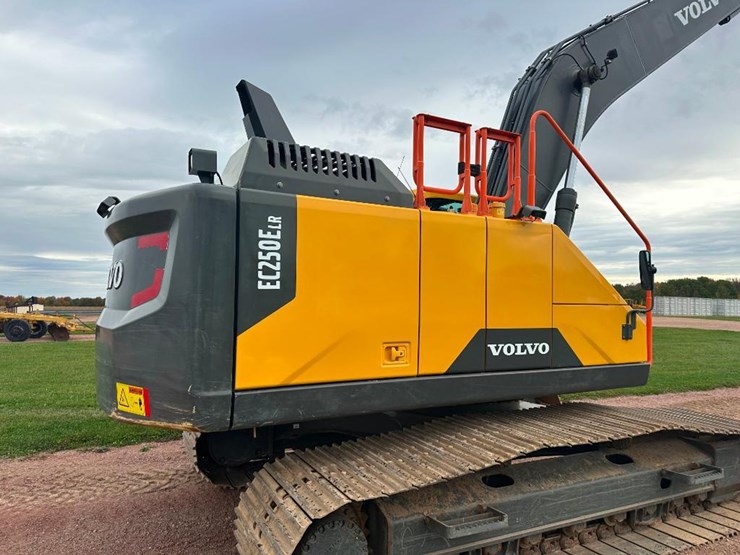volvo-ec250e-lr-image-22