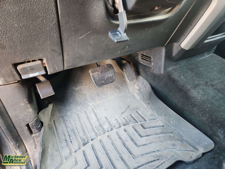2011-ford-f150-image-13