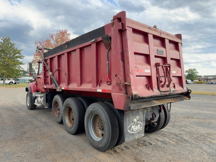 2005-mack-granite-cv713-image-3