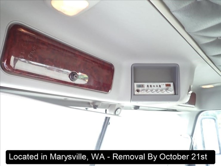 2013-freightliner-coronado-image-17