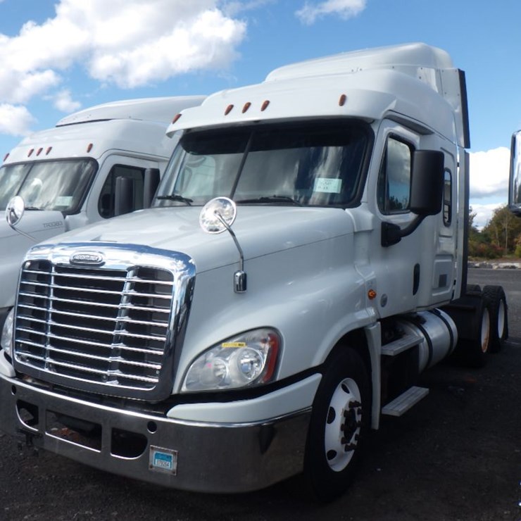 2018 FREIGHTLINER CASCADIA 125