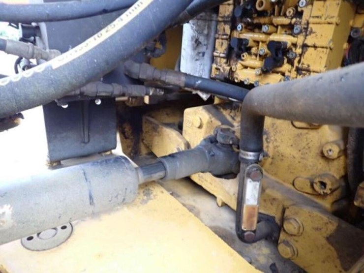 2014-deere-544k-image-40