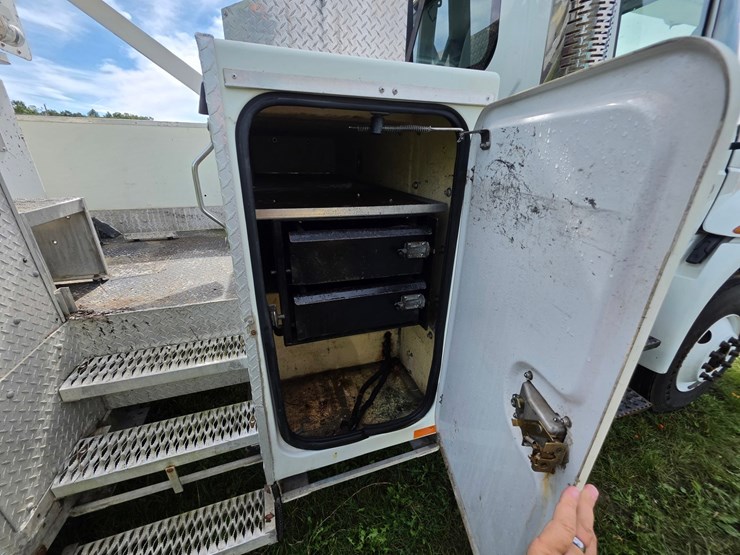 2007-international-durastar-4400-image-25