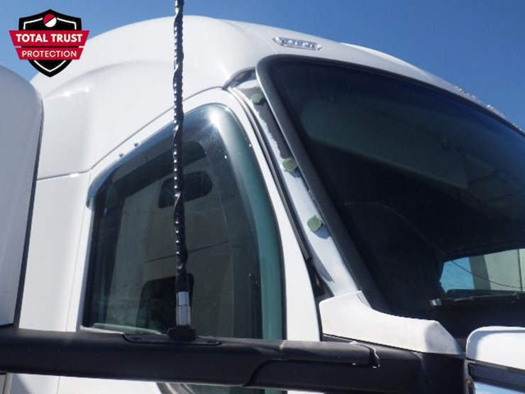 2023-kenworth-t680-image-4