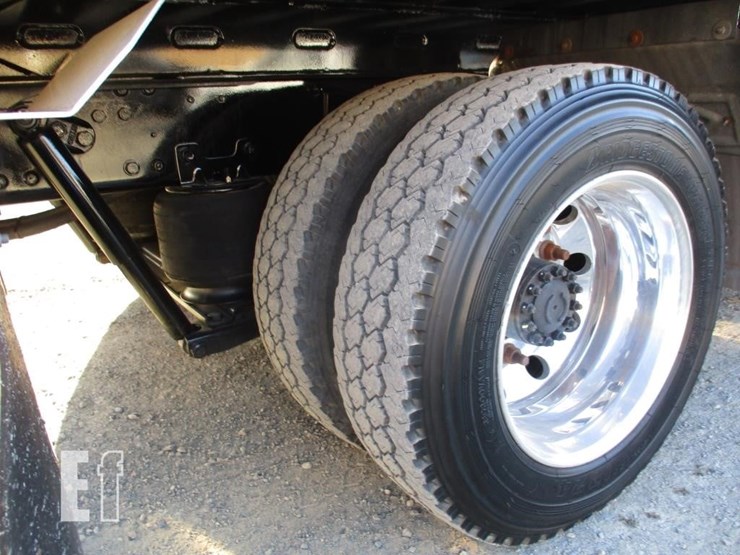 2012-hino-268-image-31