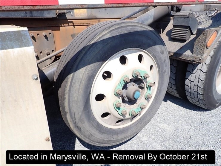 2016-peterbilt-320-image-12