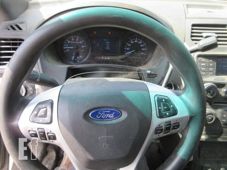 2015-ford-explorer-image-8