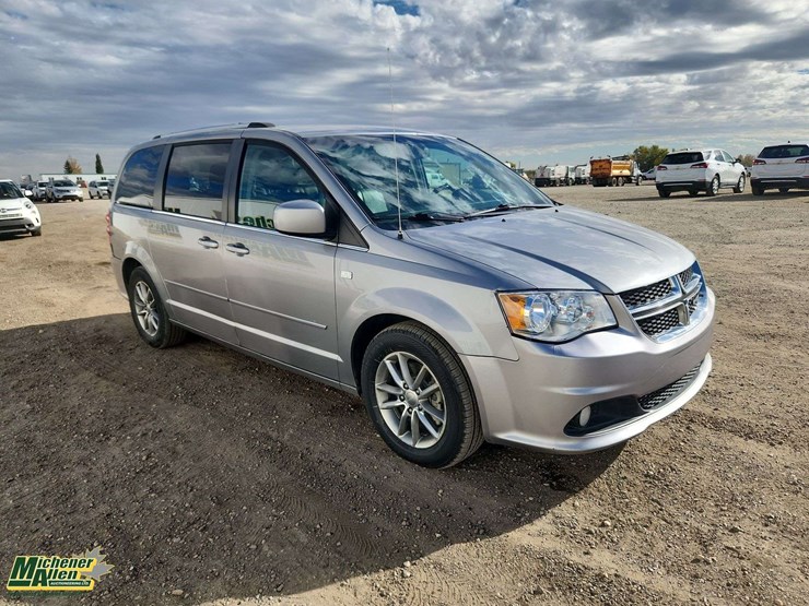 2014-dodge-grand-caravan-se-image-2