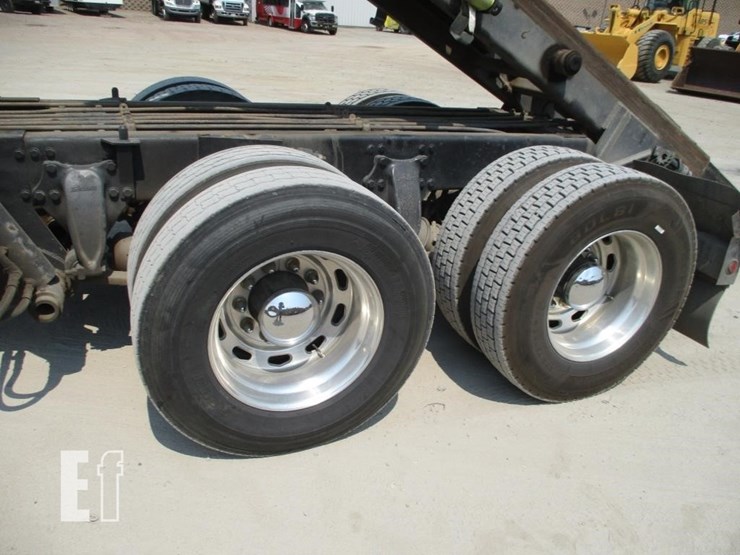 2012-freightliner-cascadia-113-image-21