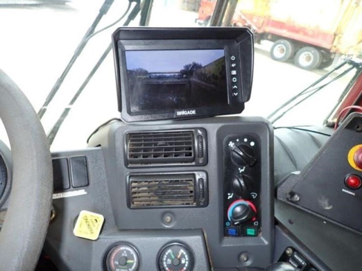 2017-mack-mru613-image-18