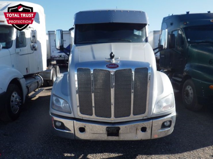 2019-peterbilt-579-image-2